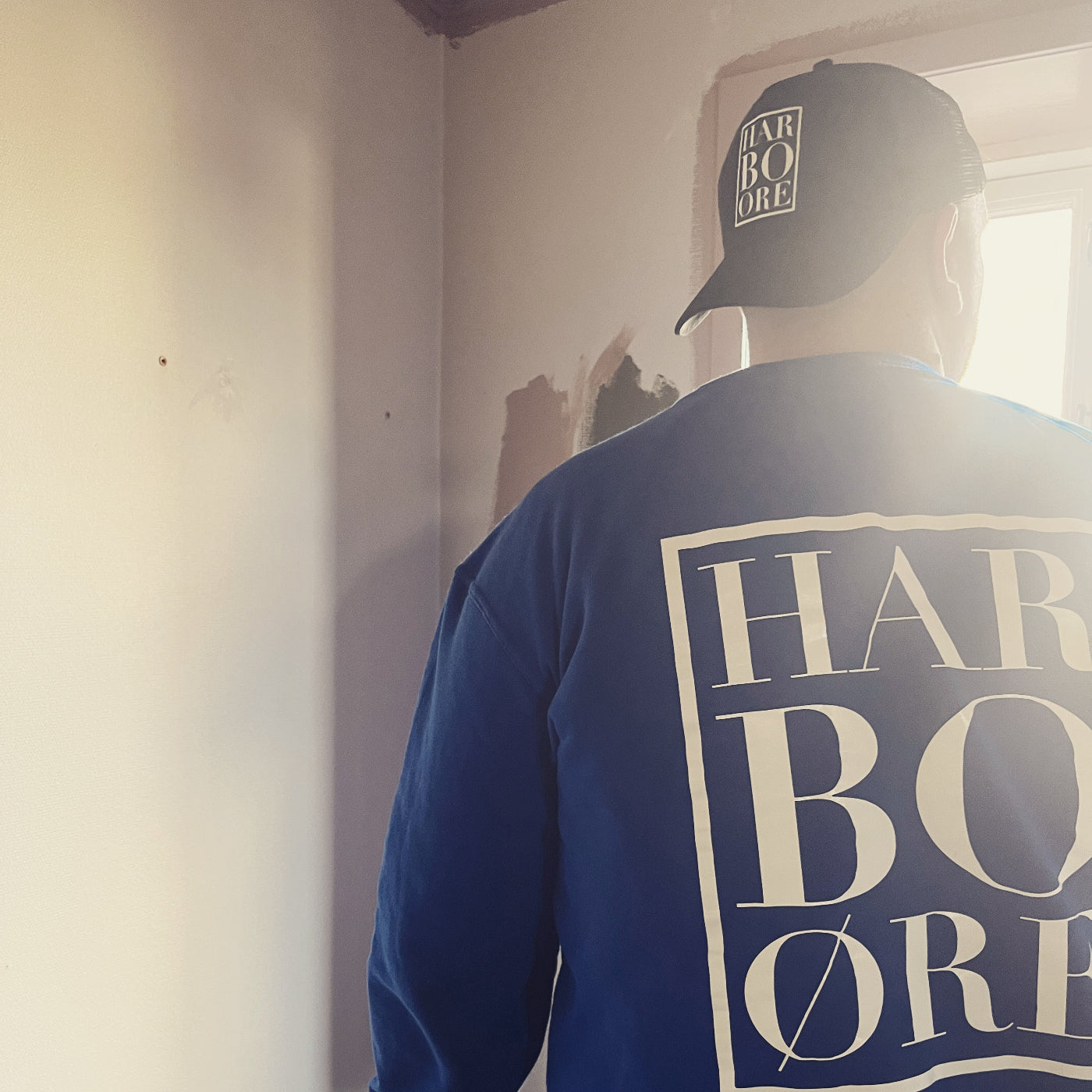 Harboøre Studio cap og sweatshirt
