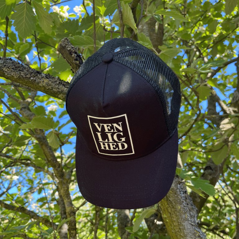 VENLIGHED TRUCKER CAP
