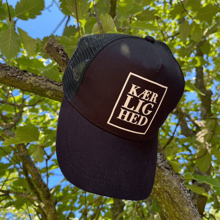 KÆRLIGHED TRUCKER CAP sort/hvid