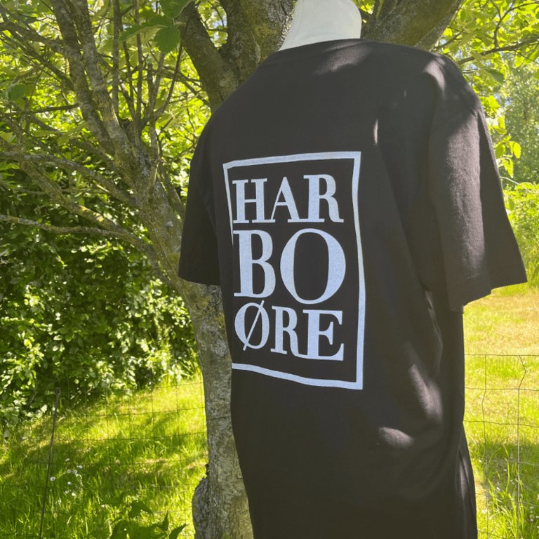 Sort t-shirt Harboøre På ryggen